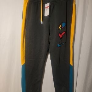 Nike Sportswear Men's Large Fleece Jogger Sweatpants Peace Love Gray DO6182-045